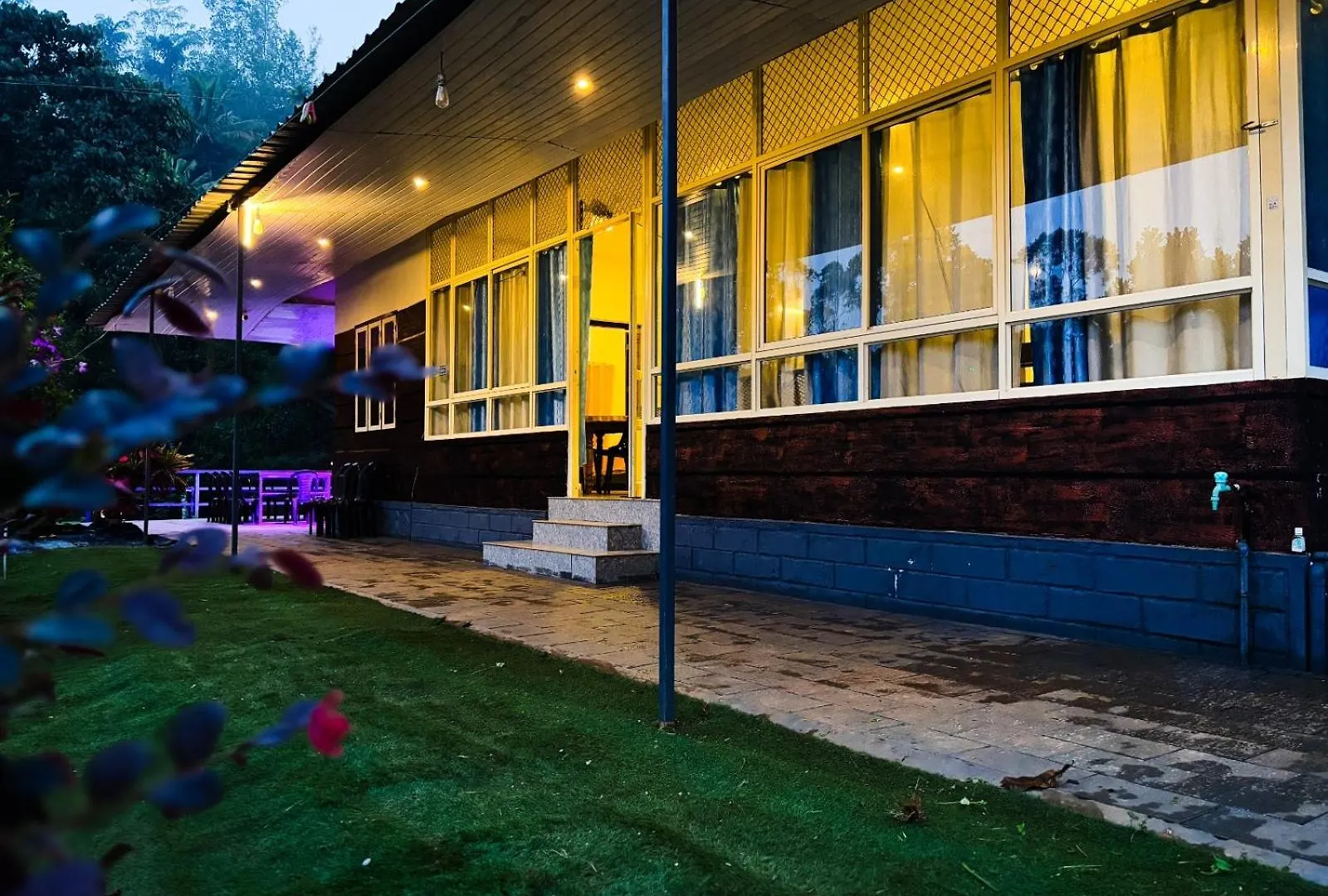 Eco Hills Private Pool Villa Munnar Hindistan